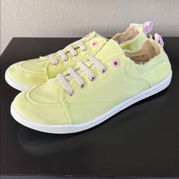 Vionic Beach Pismo Canvas Sneakers - Picture 6 of 11